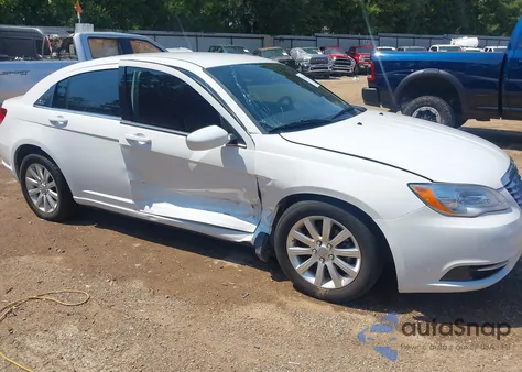 2013 Chrysler 200 Touring z USA, uszkodzony, nr VIN 1C3CCBBB6DN514284
